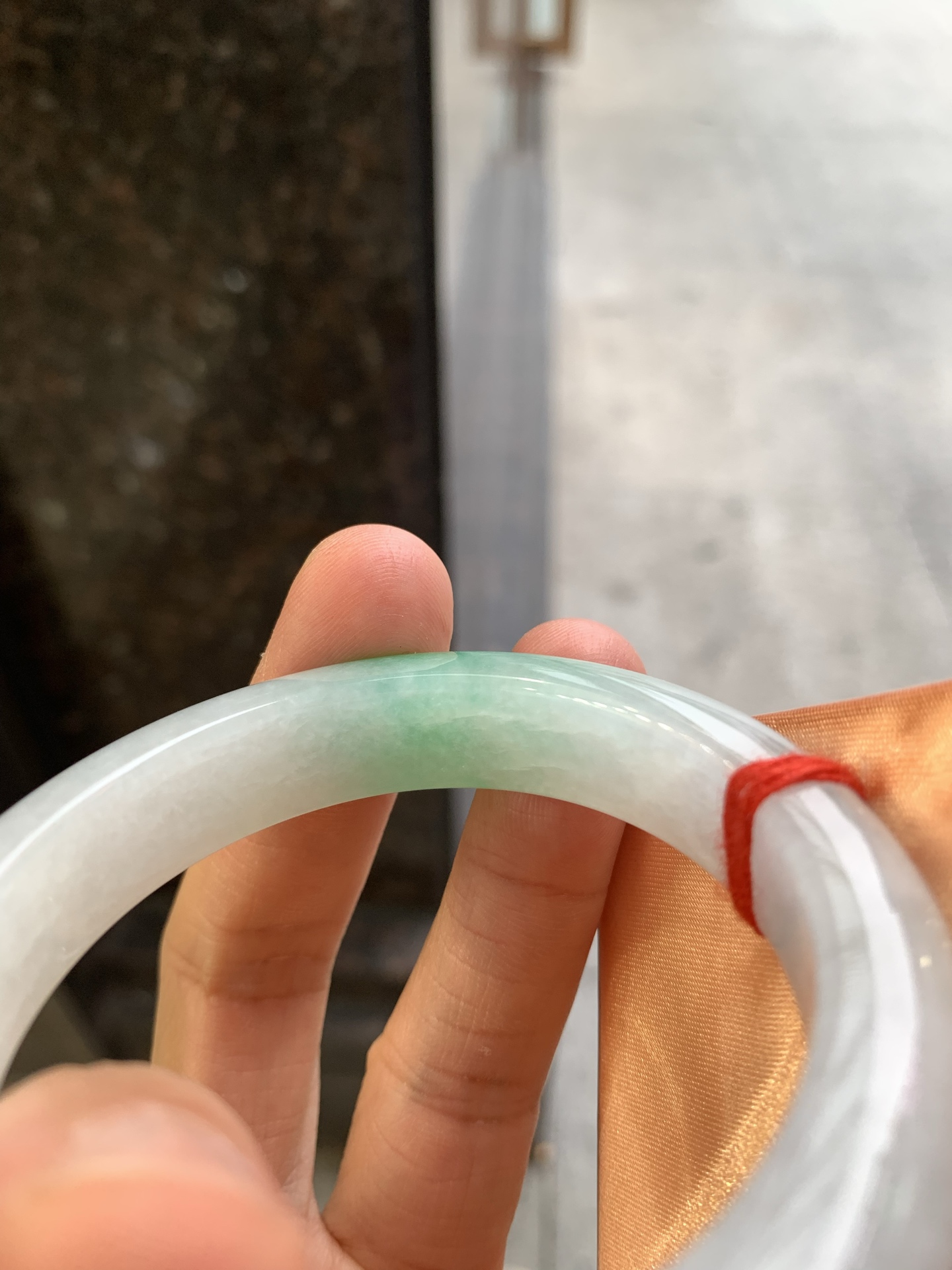 正圈飘绿 有纹 尺寸：53.3/12.2/9 色辣