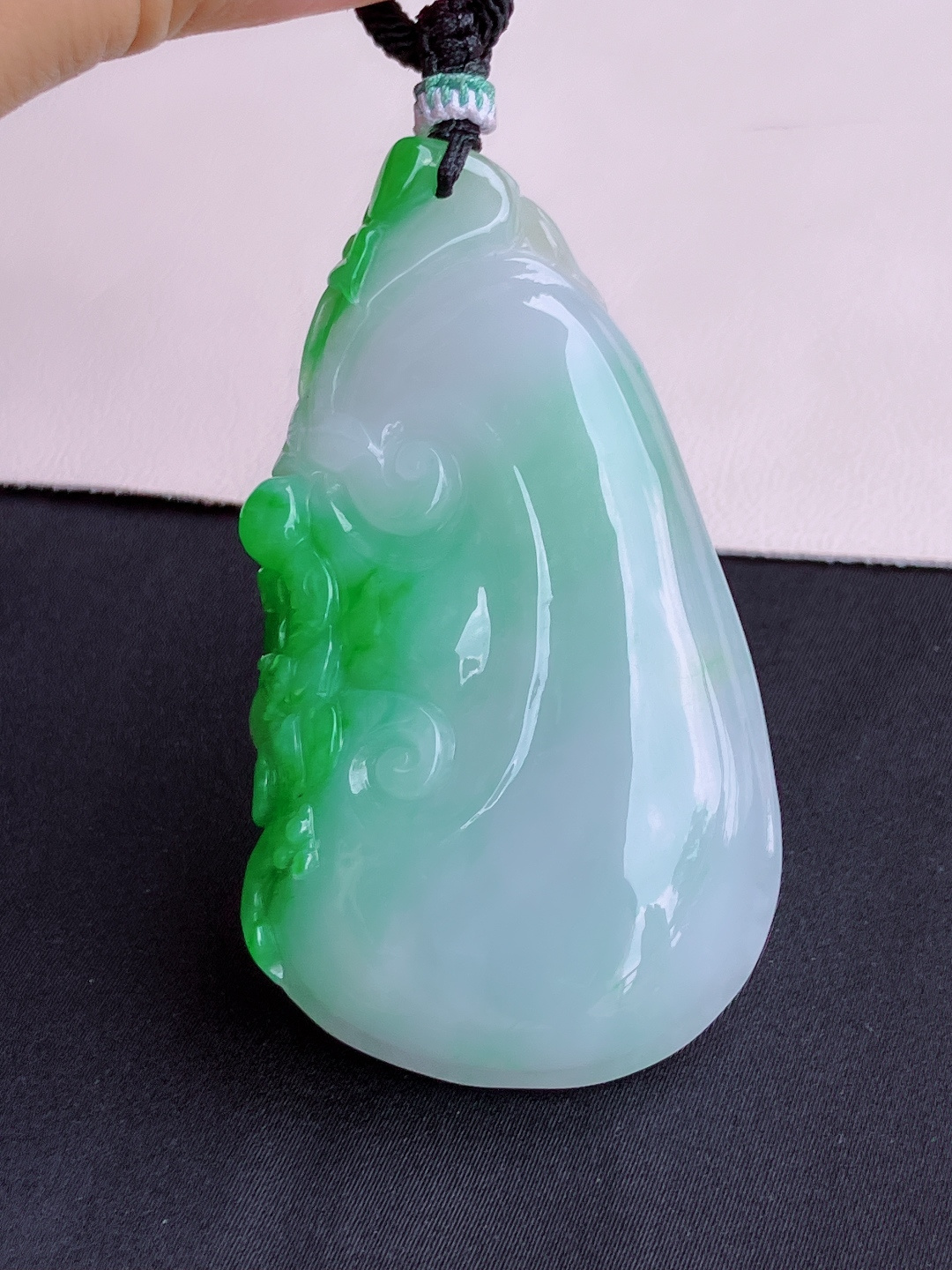 翠绿大如意，色美清爽，尺寸65/38/9/自然光实拍