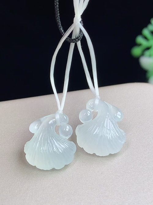 冰种树叶一对，无裂，尺寸12.7-10.4-4.7mm，L26lwh6