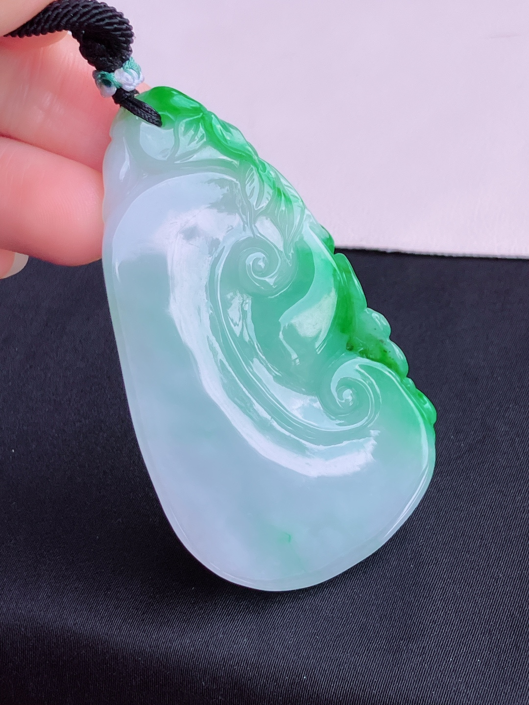 翠绿大如意，色美清爽，尺寸65/38/9/自然光实拍