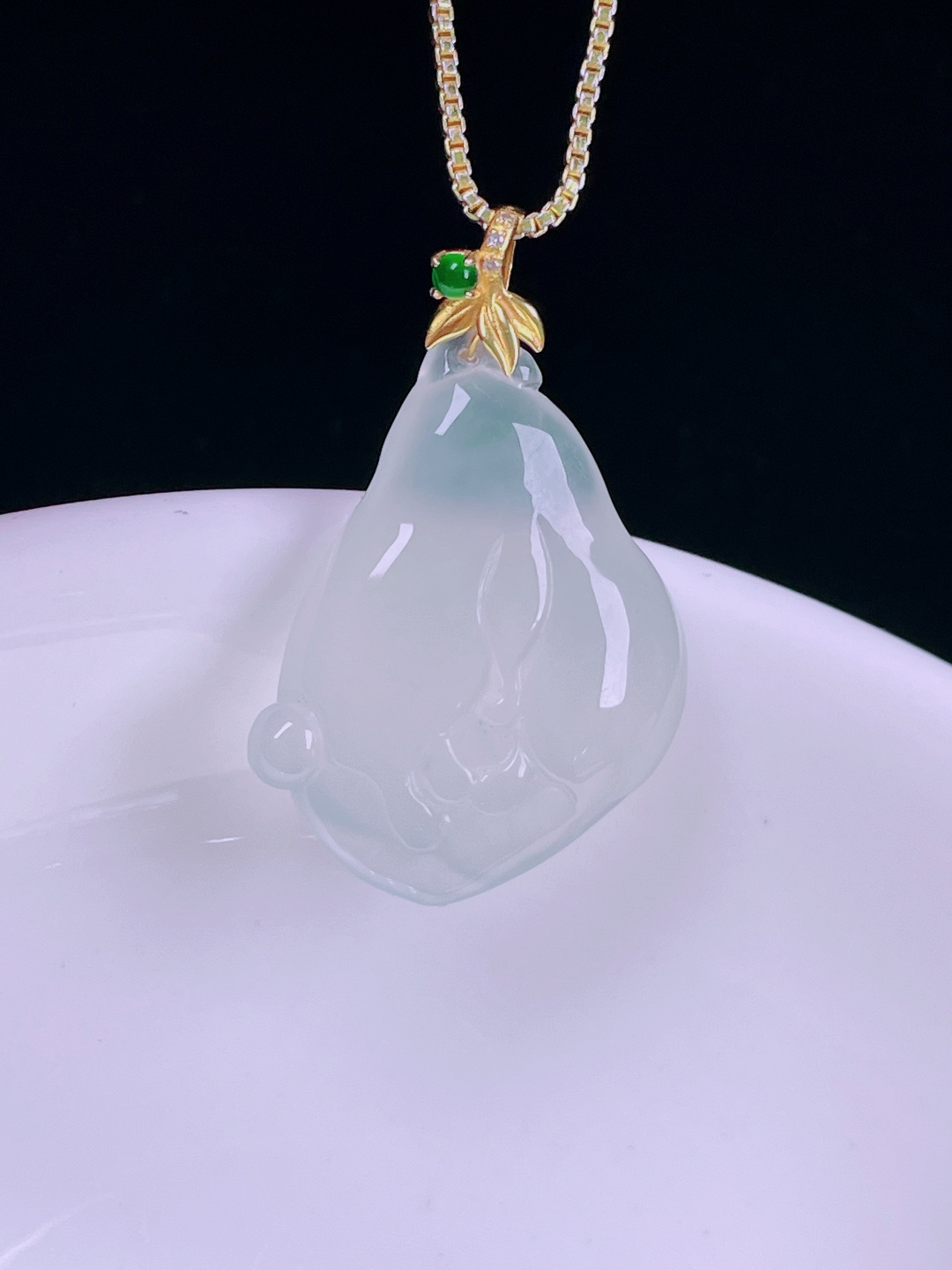 ️白冰玉兰花，老种起光，细底通透，尺寸：27.5裸石22.8/18.3/5.3mm0626