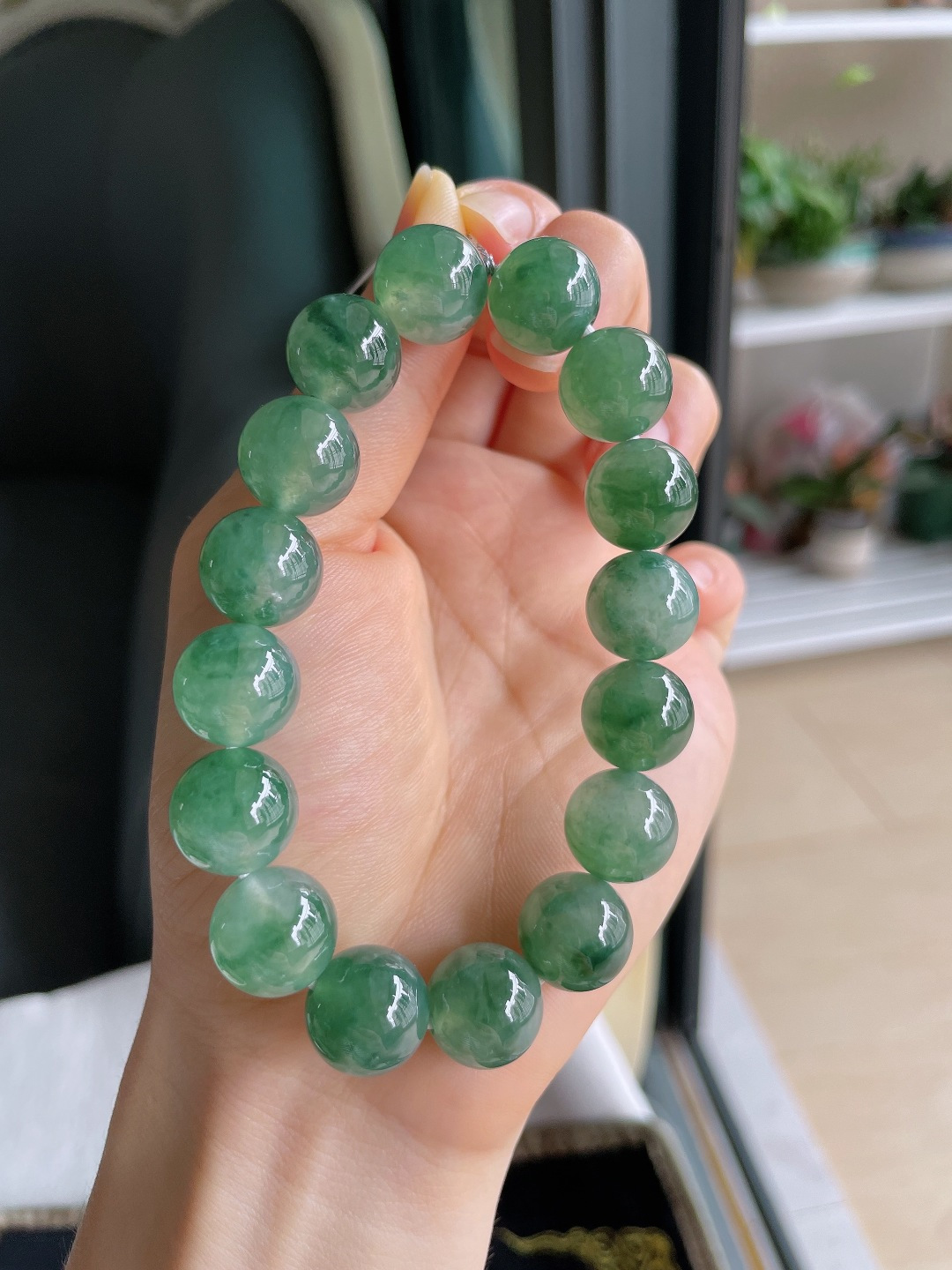 缅甸天然翡翠A货，冰飘花手串，尺寸：13mm。【编3932】