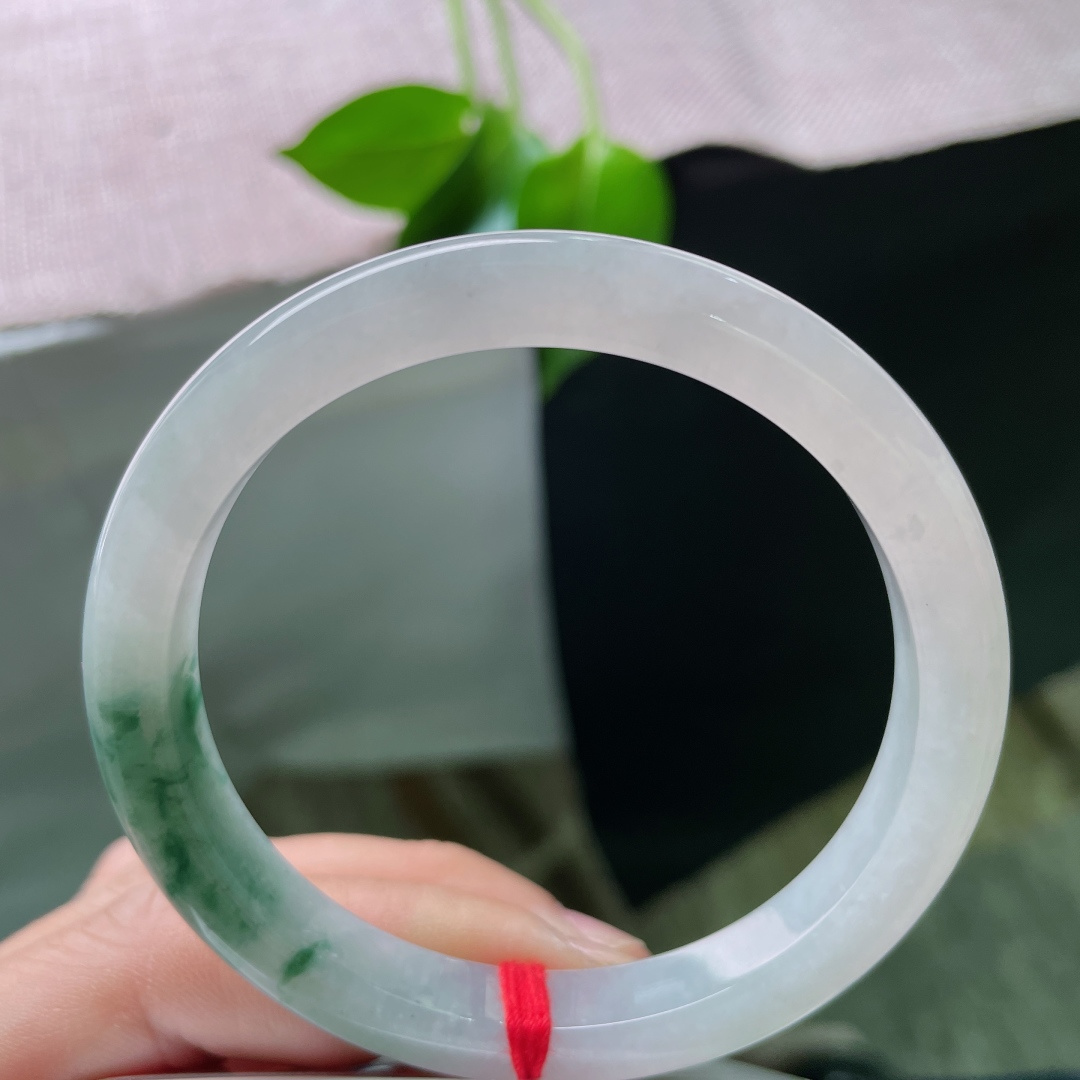 55.5/8.5/7.4，飘花正圈，牛奶底，条形秀气，上手斯文，有棉线，ss55375a