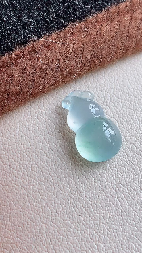 ️天然翡翠，冰飘花葫芦，尺寸13.5-7.6-5