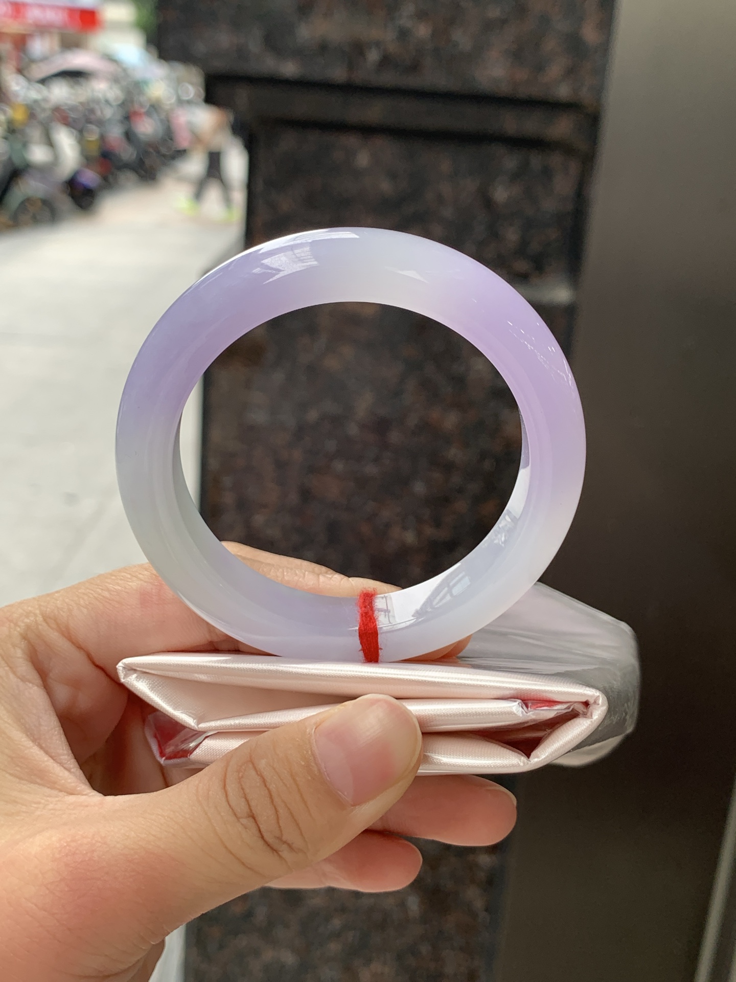 正圈 52.5-11.3-8.8 0626-N1066 无裂，底妆水润，渐变半山半水，吸睛抢眼，浪漫