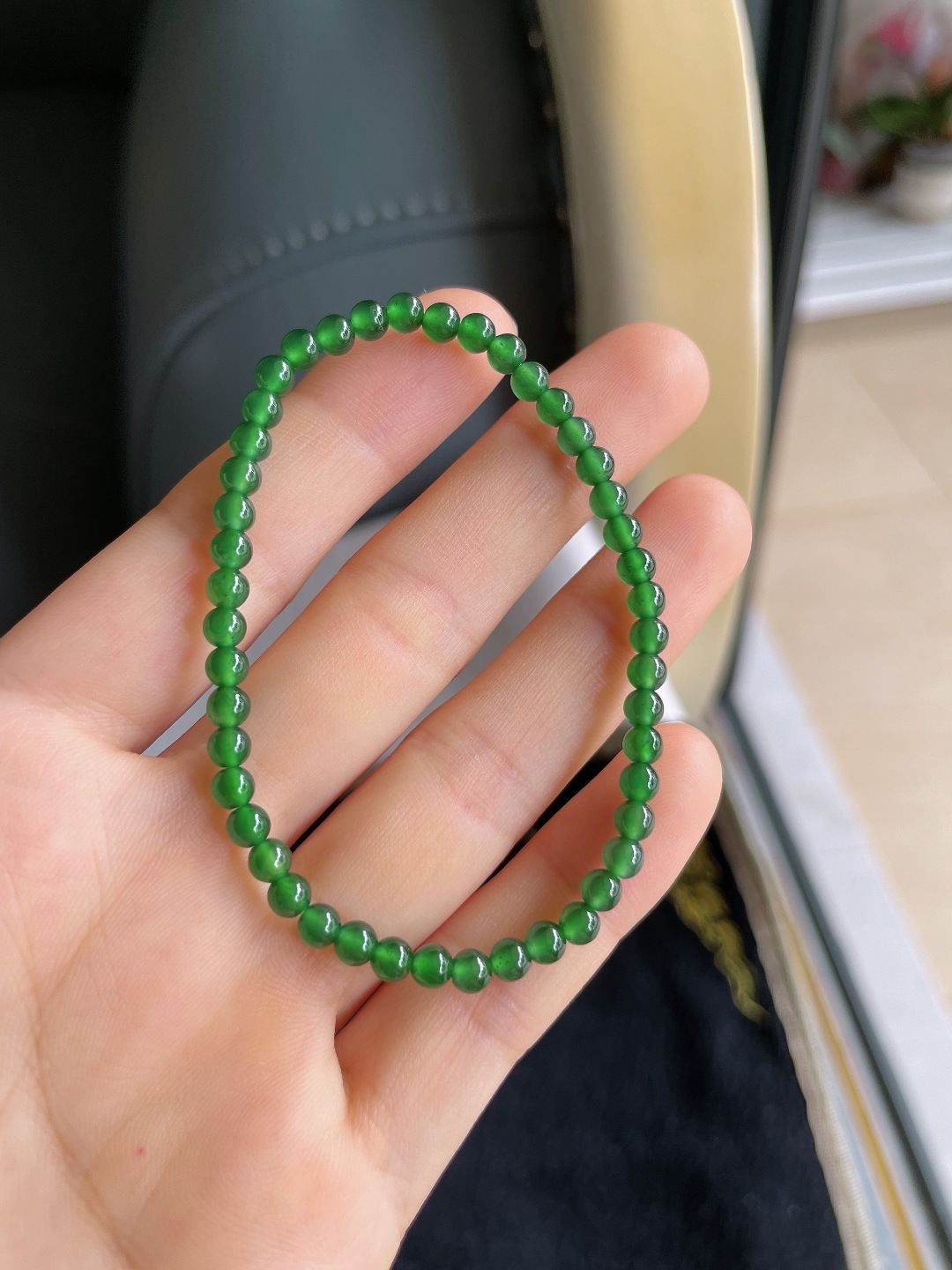 天然翡翠A货，冰满绿小米珠手串，尺寸：3.8mm。【编1430】