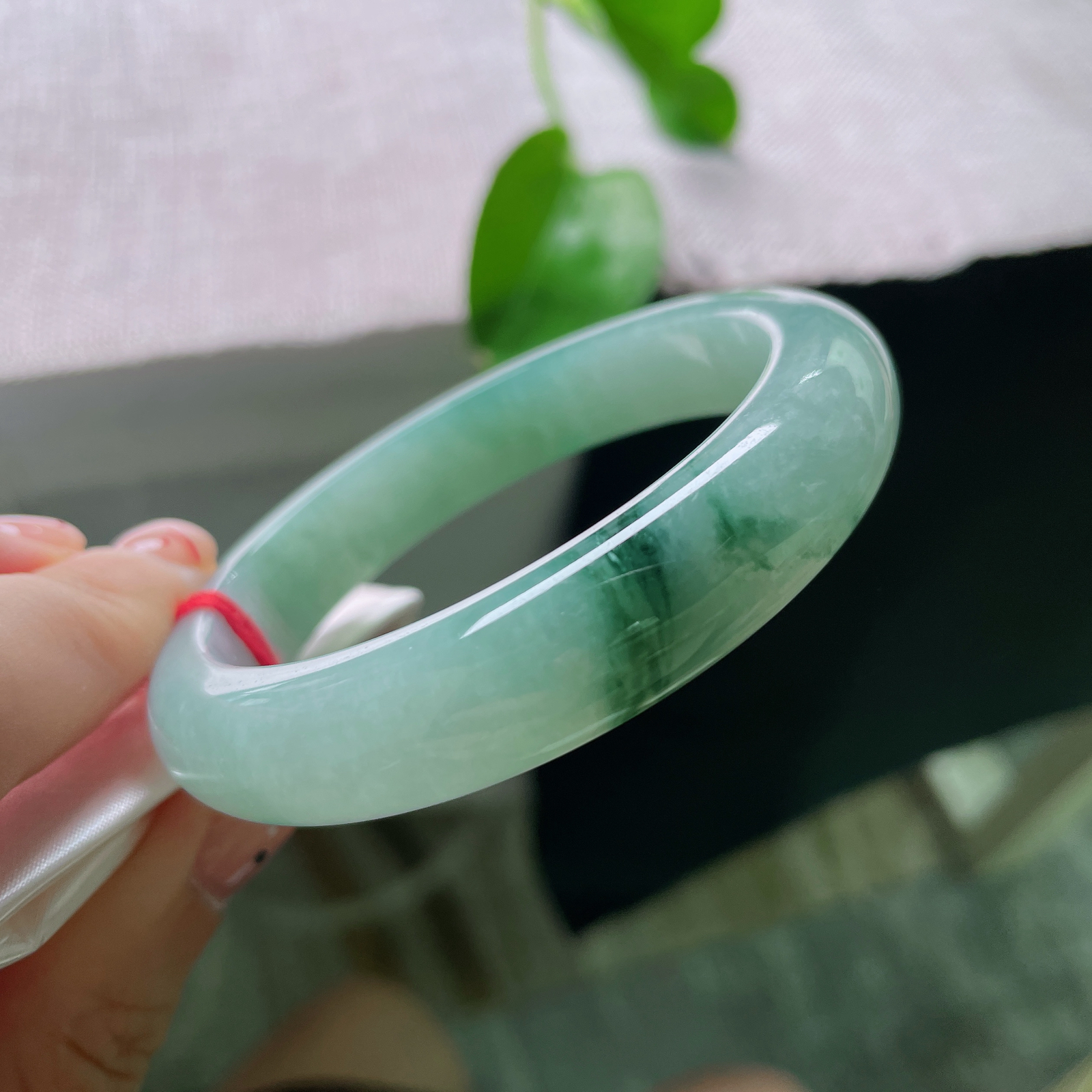 特惠活动#56/12/8.3，飘花正圈，一侧携丝缕浓绿花，如水墨轻晕清雅温柔，ss52289a