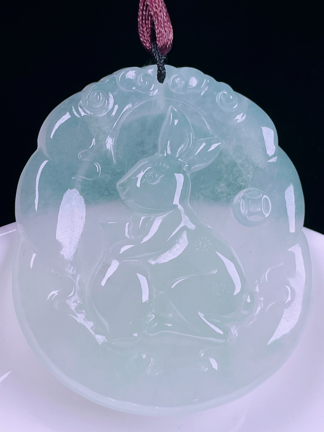 冰种兔子，老种起光，细底通透，尺寸：47.8/41.3/6mm0626