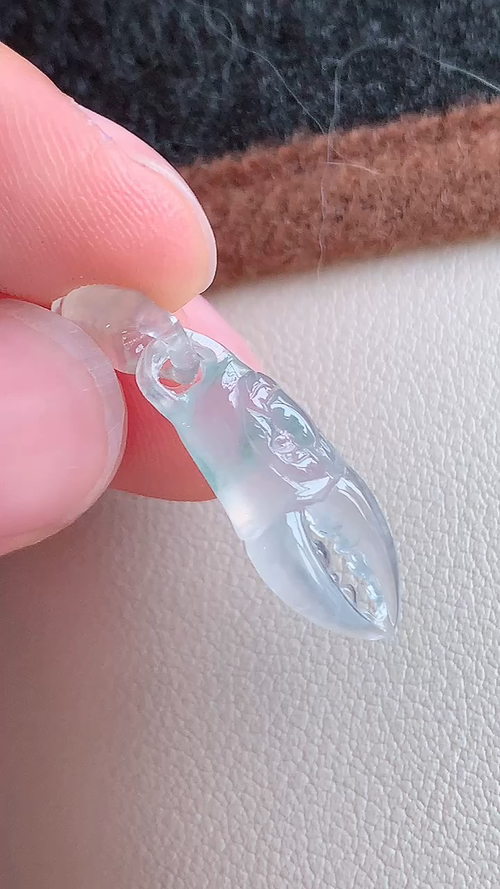 翡翠精品，蟹钳，冰种无裂，飘花 尺寸27.3-8-6 aa626