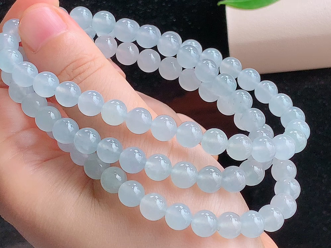 白冰珠链，尺寸取一7.2mm，包A附证书