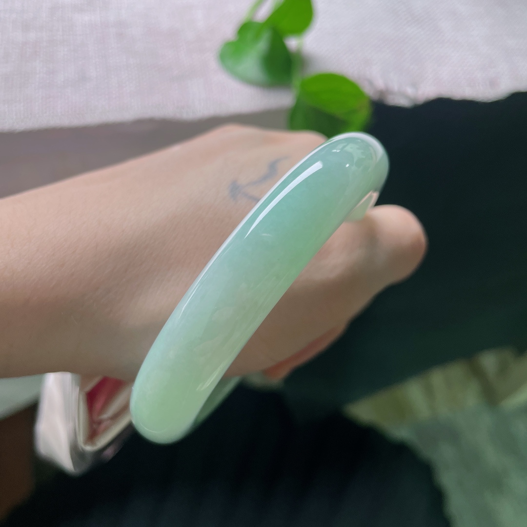 58.4/12.7/8.7，绿底正圈，水润，细腻，优雅，甜美，沉稳冷静，无裂，ss54953a