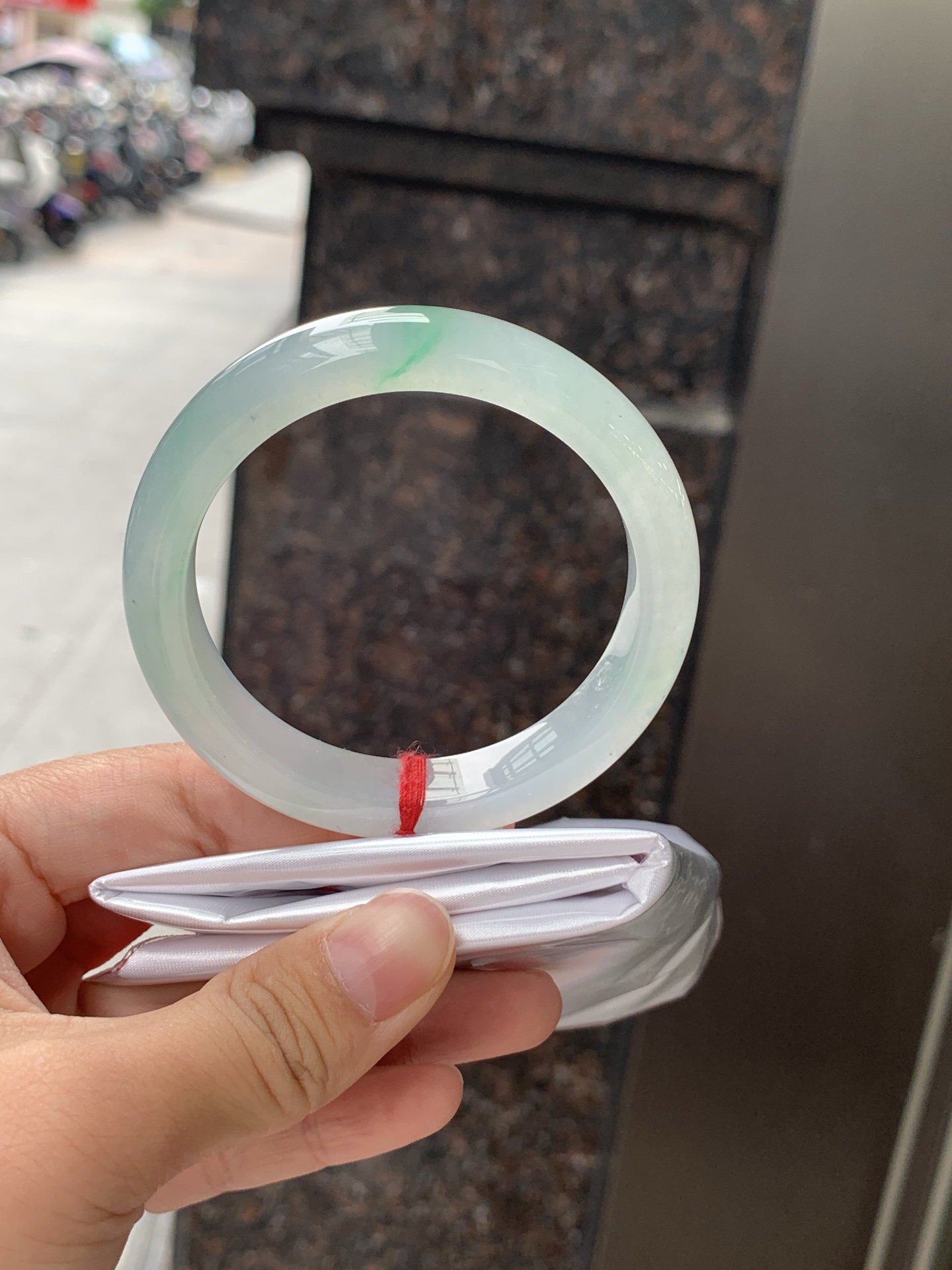 冰阳绿正圈 54-11.5-8 0626-N1070 无裂，打灯棉线，底妆冰透胶润，一抹阳绿花色像春