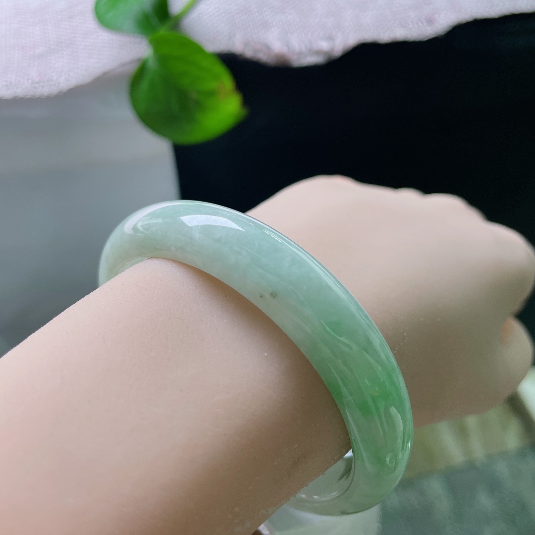 58.2/12.9/7.2，绿底正圈，水润，细腻，贵气，优雅，一点乌鸡，ss54768a