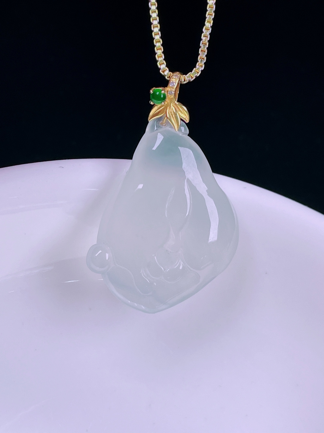 ️白冰玉兰花，老种起光，细底通透，尺寸：27.5裸石22.8/18.3/5.3mm0626