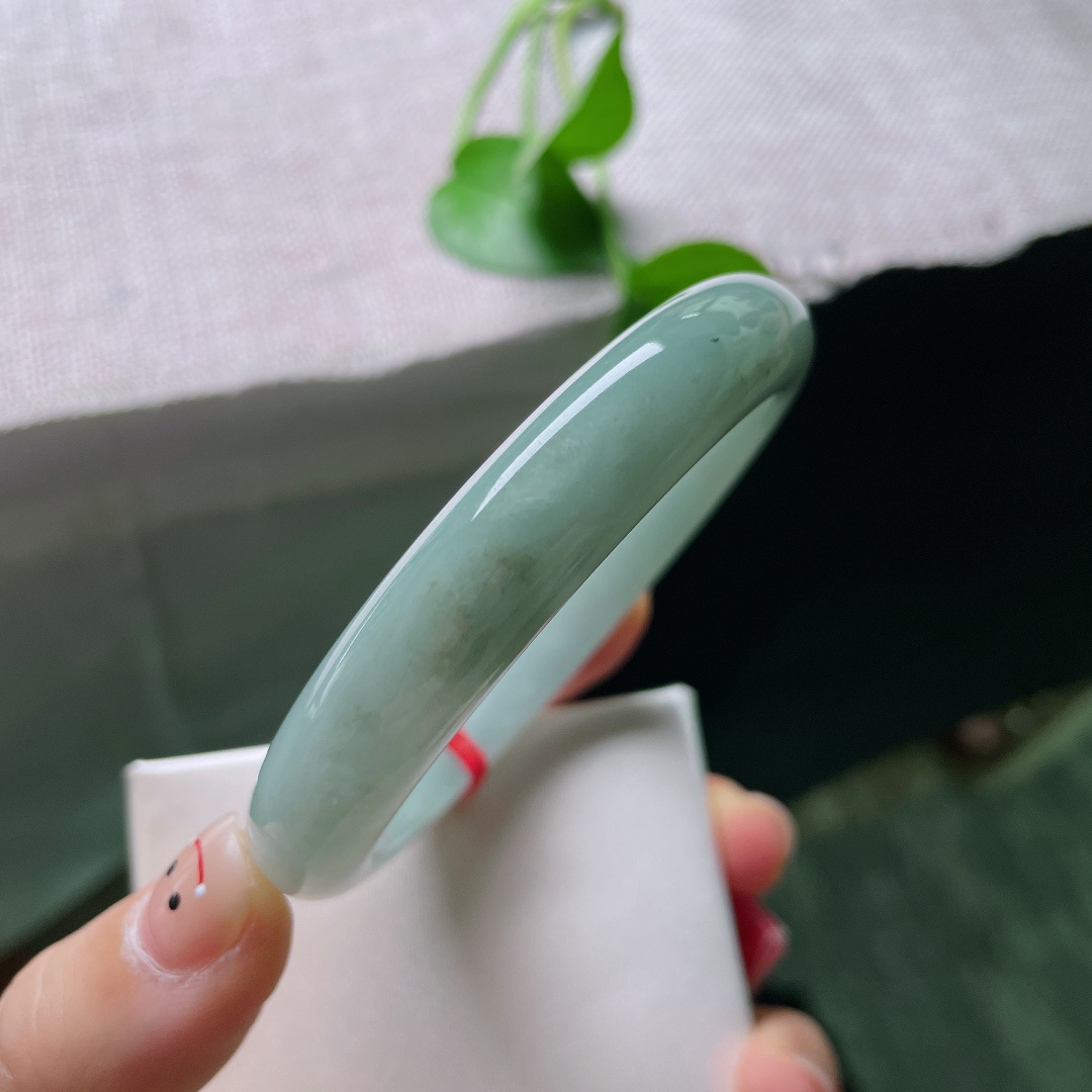 60.6/12/8.3，油青正圈，水润，细腻，优雅，沉稳大气，雍容华贵，无裂，ss52141a