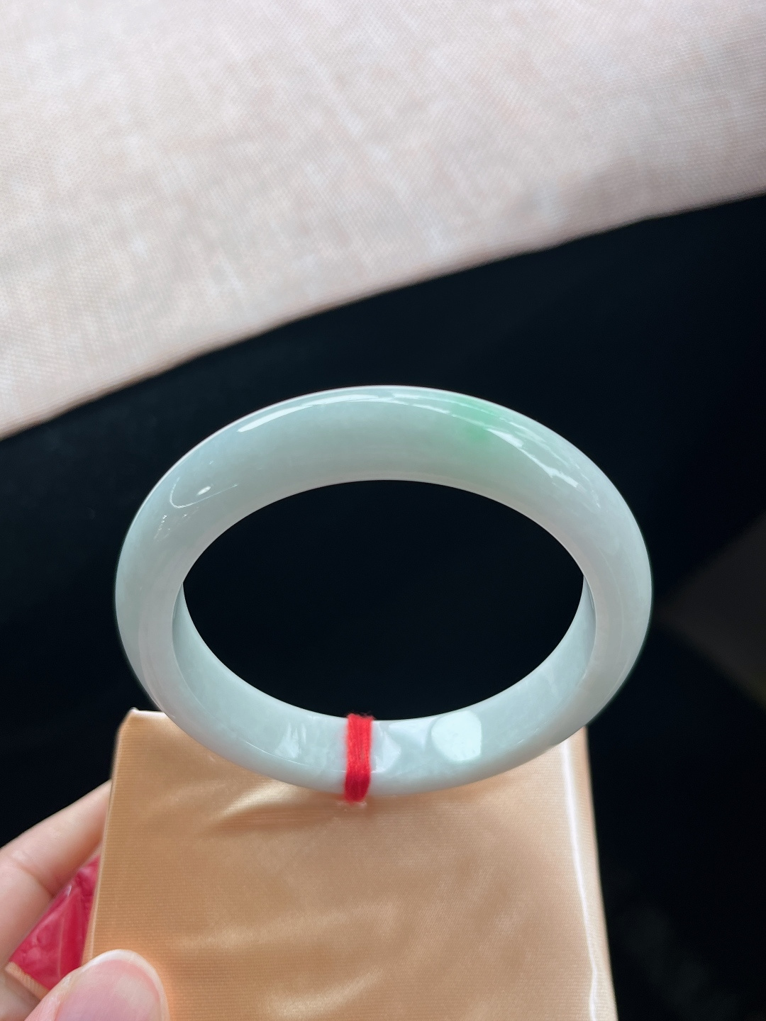 正圈手镯，一点皮纹，性比很高尺寸54.3-11.6-7.7mml26fk