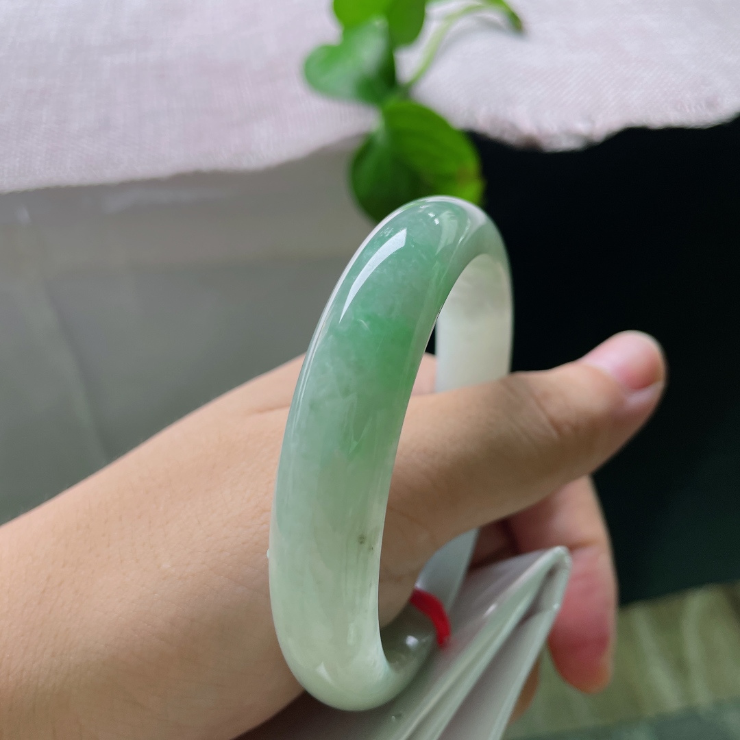 58.2/12.9/7.2，绿底正圈，水润，细腻，贵气，优雅，一点乌鸡，ss54768a