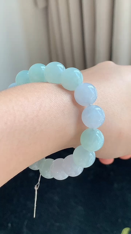 天然翡翠，冰胶手串，水润细腻 尺寸12.5 hm625