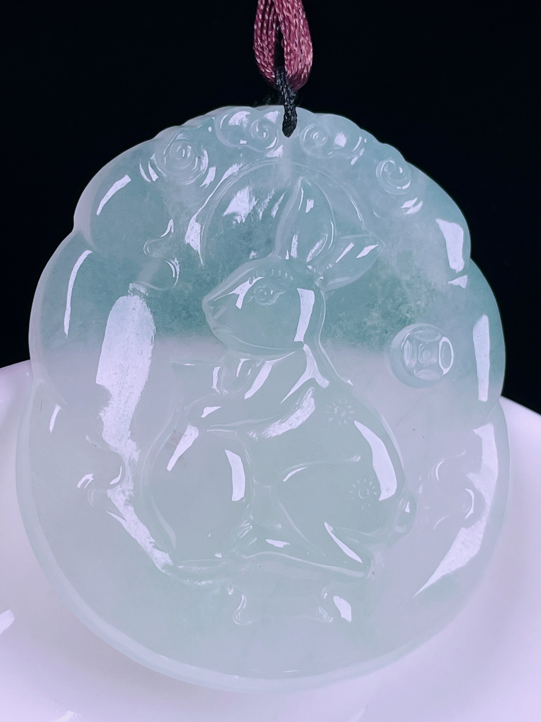 冰种兔子，老种起光，细底通透，尺寸：47.8/41.3/6mm0626
