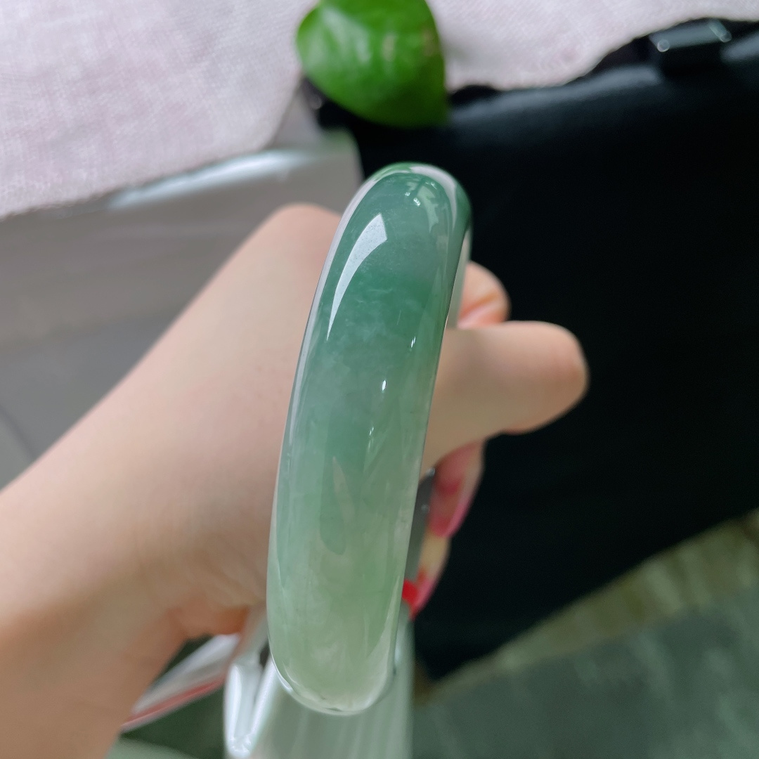 58.8/14.6/7.9，油青正圈，贵气，耐看，大方，一点色纹，ss54758a