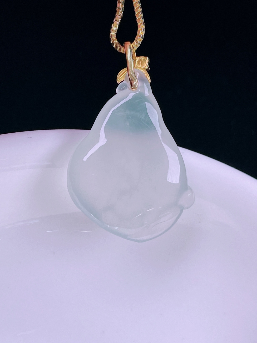 ️白冰玉兰花，老种起光，细底通透，尺寸：27.5裸石22.8/18.3/5.3mm0626