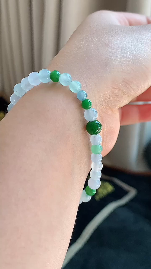 天然翡翠，冰胶绿手串 尺寸6 az625