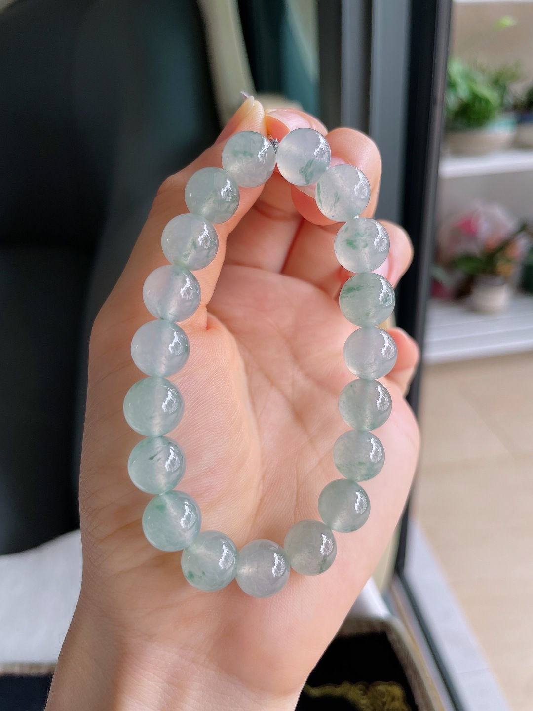 天然翡翠A货，冰飘花手串，尺寸：10.2mm。【编3589】