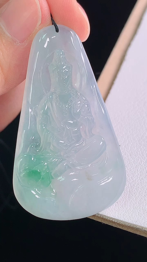 ️冰飘绿观音，无裂，尺寸:46.7-27.5-5.3mm 25