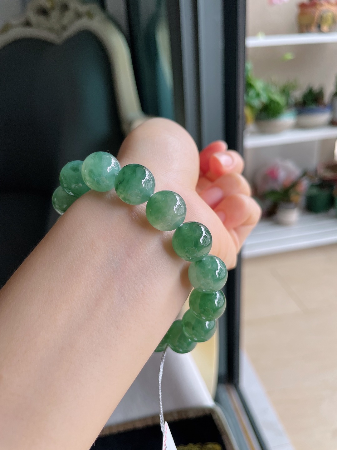 缅甸天然翡翠A货，冰飘花手串，尺寸：13mm。【编3932】