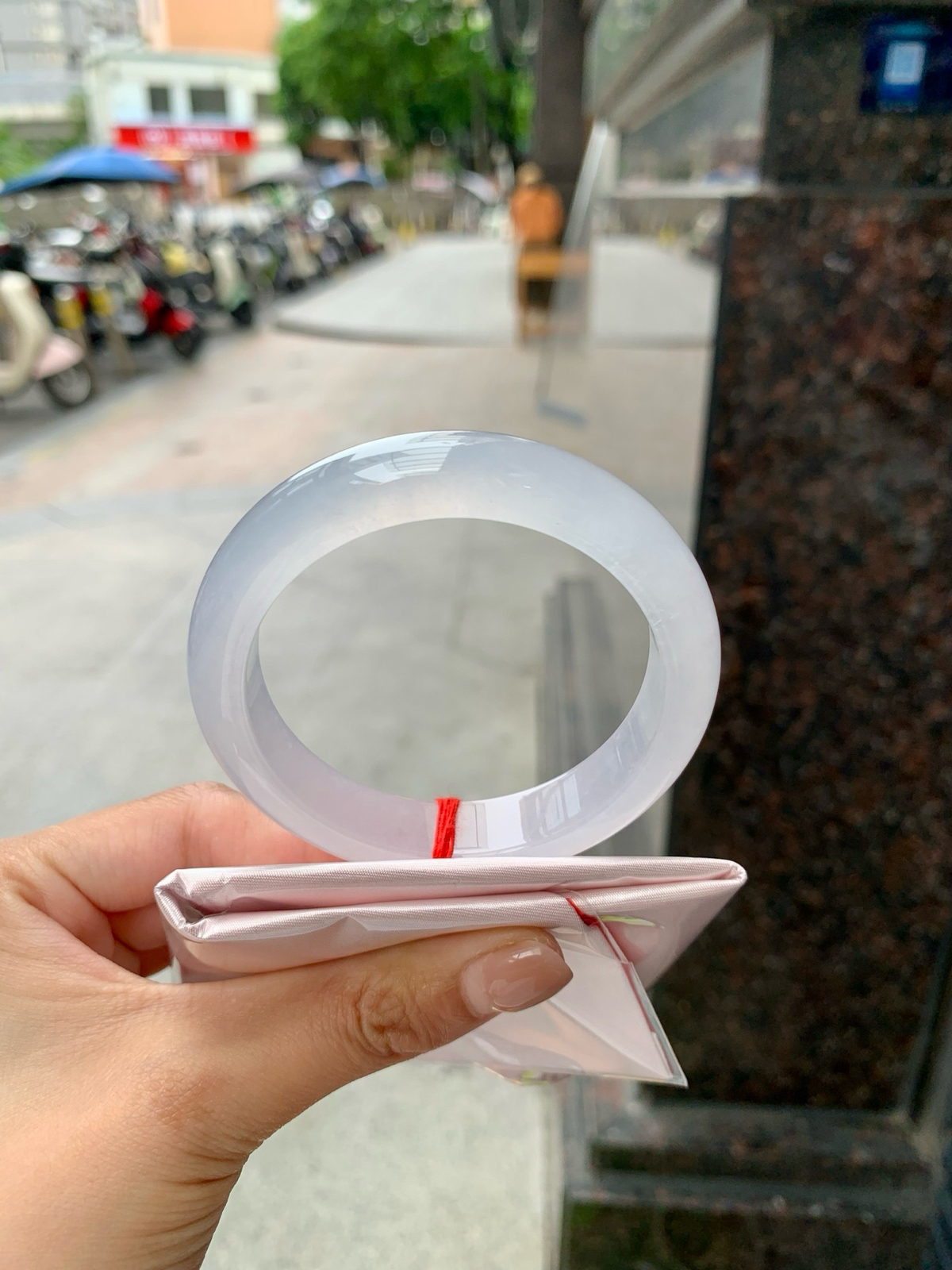 白冰正圈
56.2-12.4-8.7
如同皑皑白雪一样纯净美丽的存在…
白月光火有火的道理