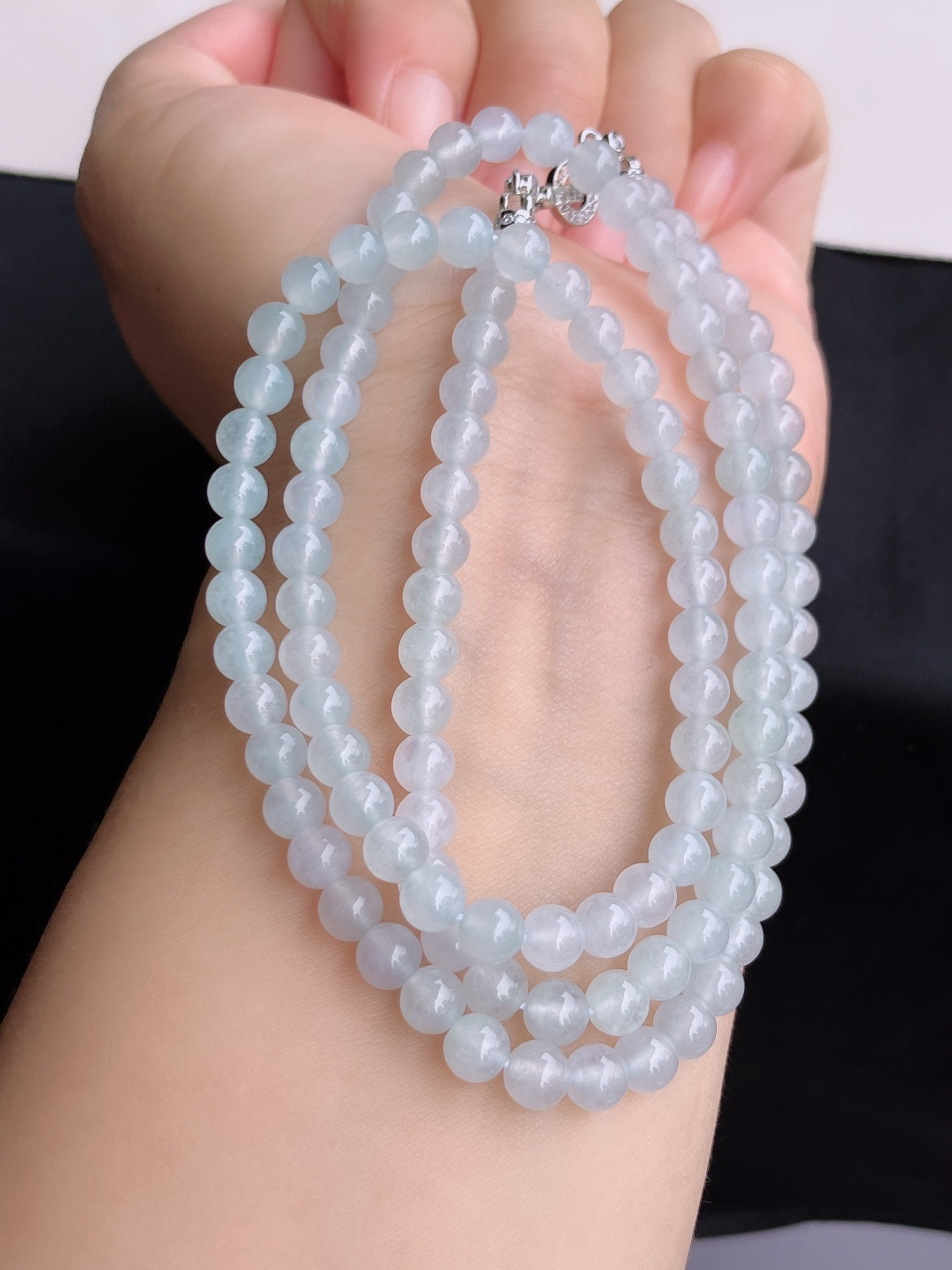 白冰珠链，晶莹剔透，尺寸6/108颗，自然光实拍