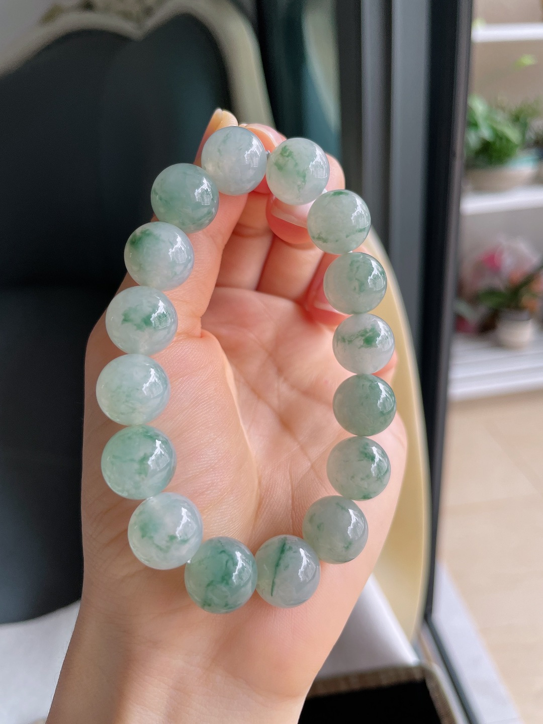 天然翡翠A货，冰飘花手串，尺寸：13mm。【编3811】