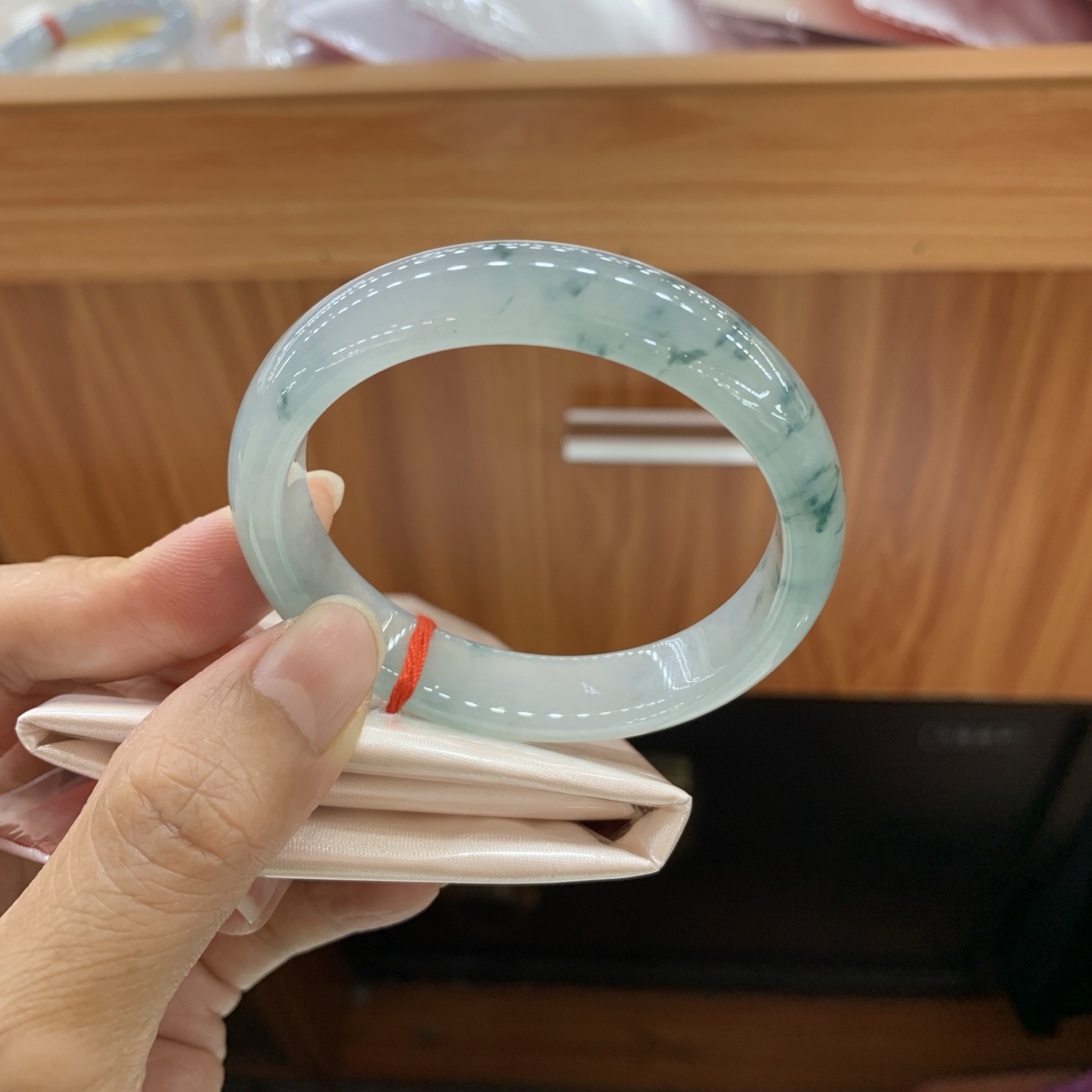 062618MMJ 冰飘花正圈翡翠手镯 53.3-12.3-7