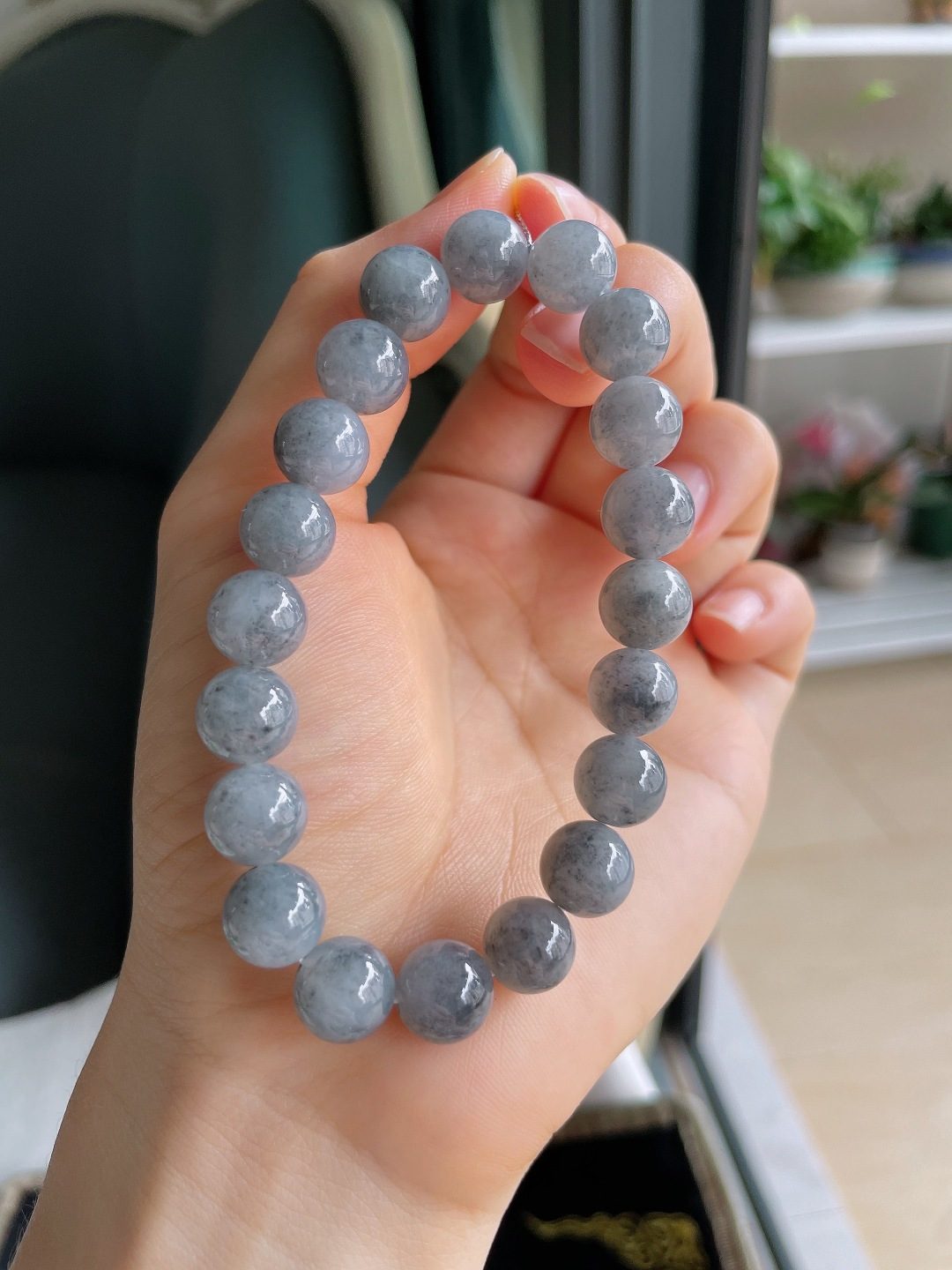 缅甸天然翡翠A货，冰乌鸡手串，尺寸：9.6mm。【编4326】