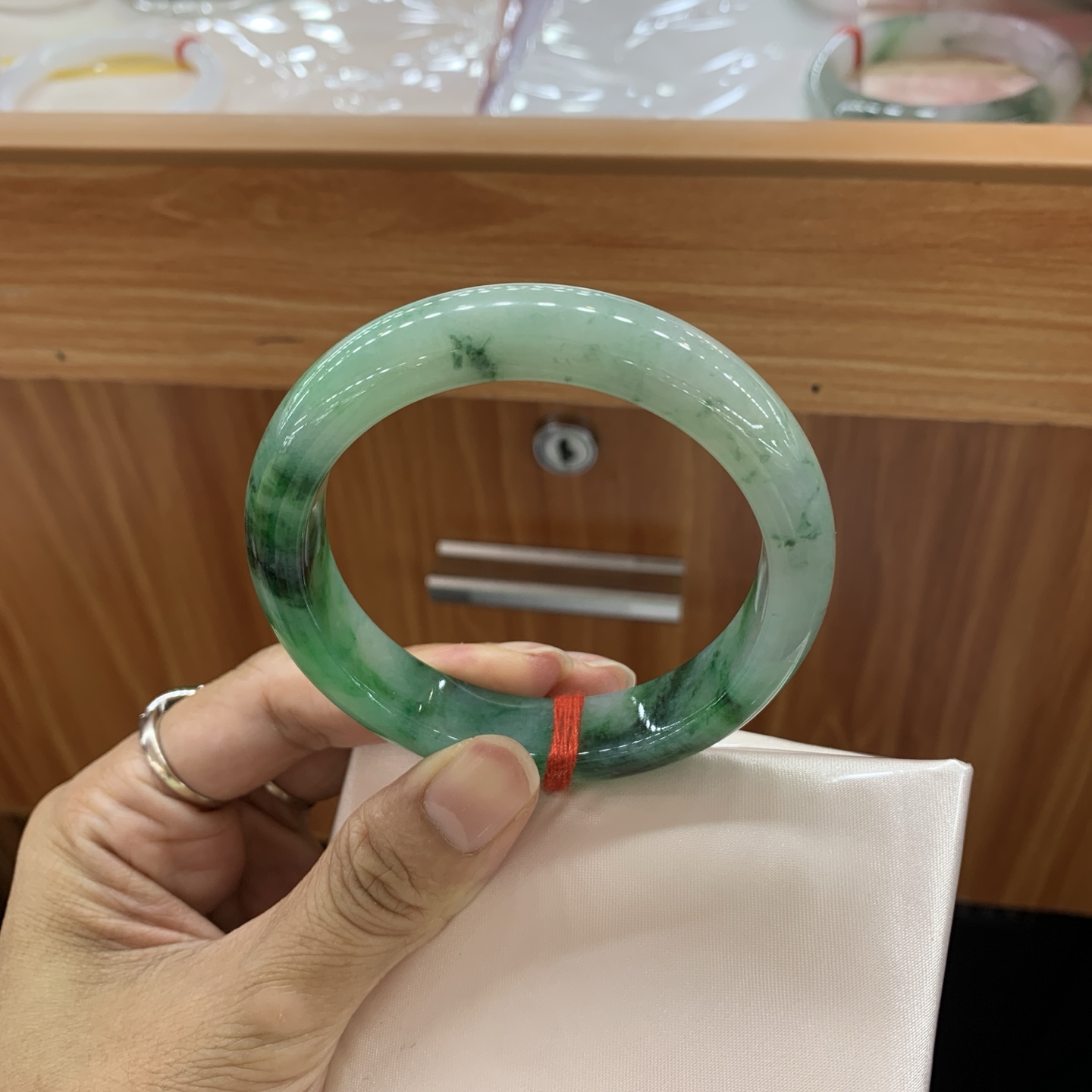 满绿圆条翡翠手镯 55.1-8.9