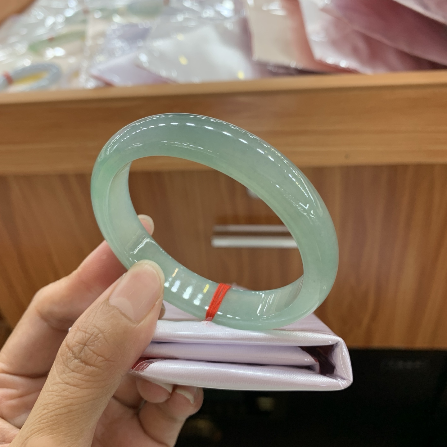 冰蓝绿底贵妃翡翠手镯 55.8-50-12.5-7.5