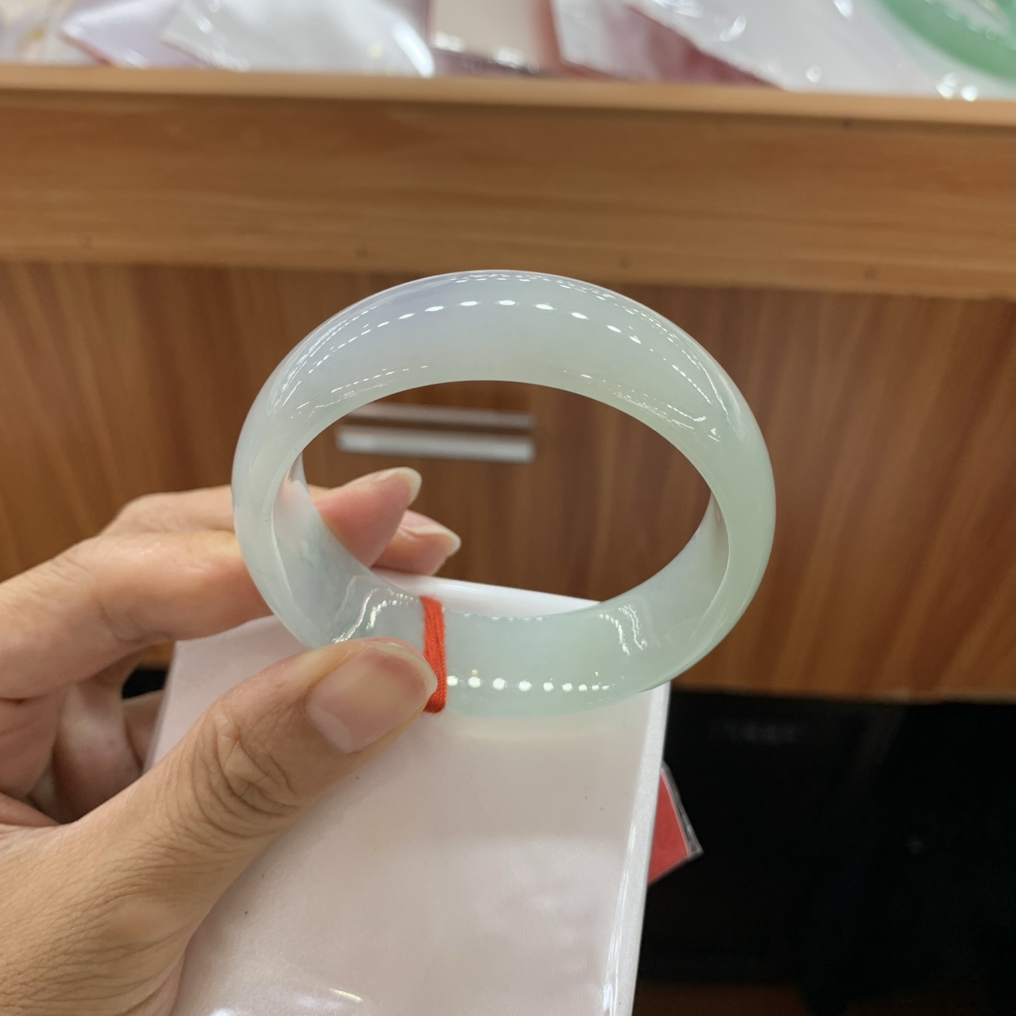 062608MMJ 底色宽版正圈翡翠手镯 52.4-17.4-6.9
