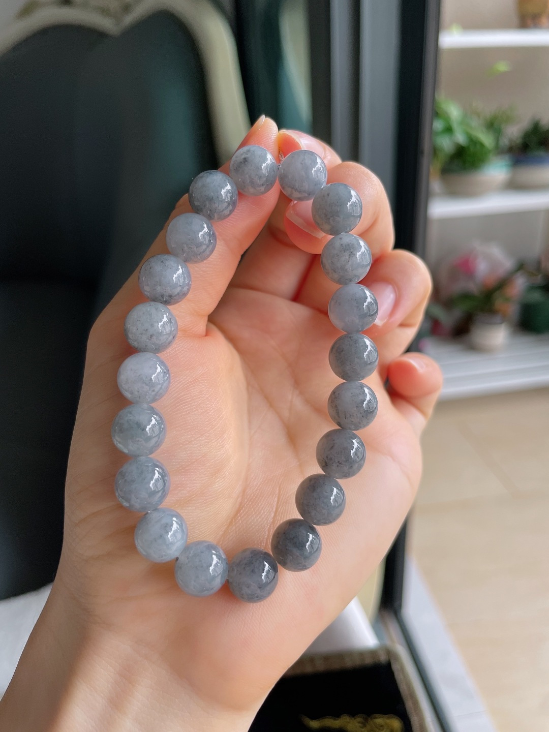 缅甸天然翡翠A货，冰乌鸡手串，尺寸：9.6mm。【编4326】