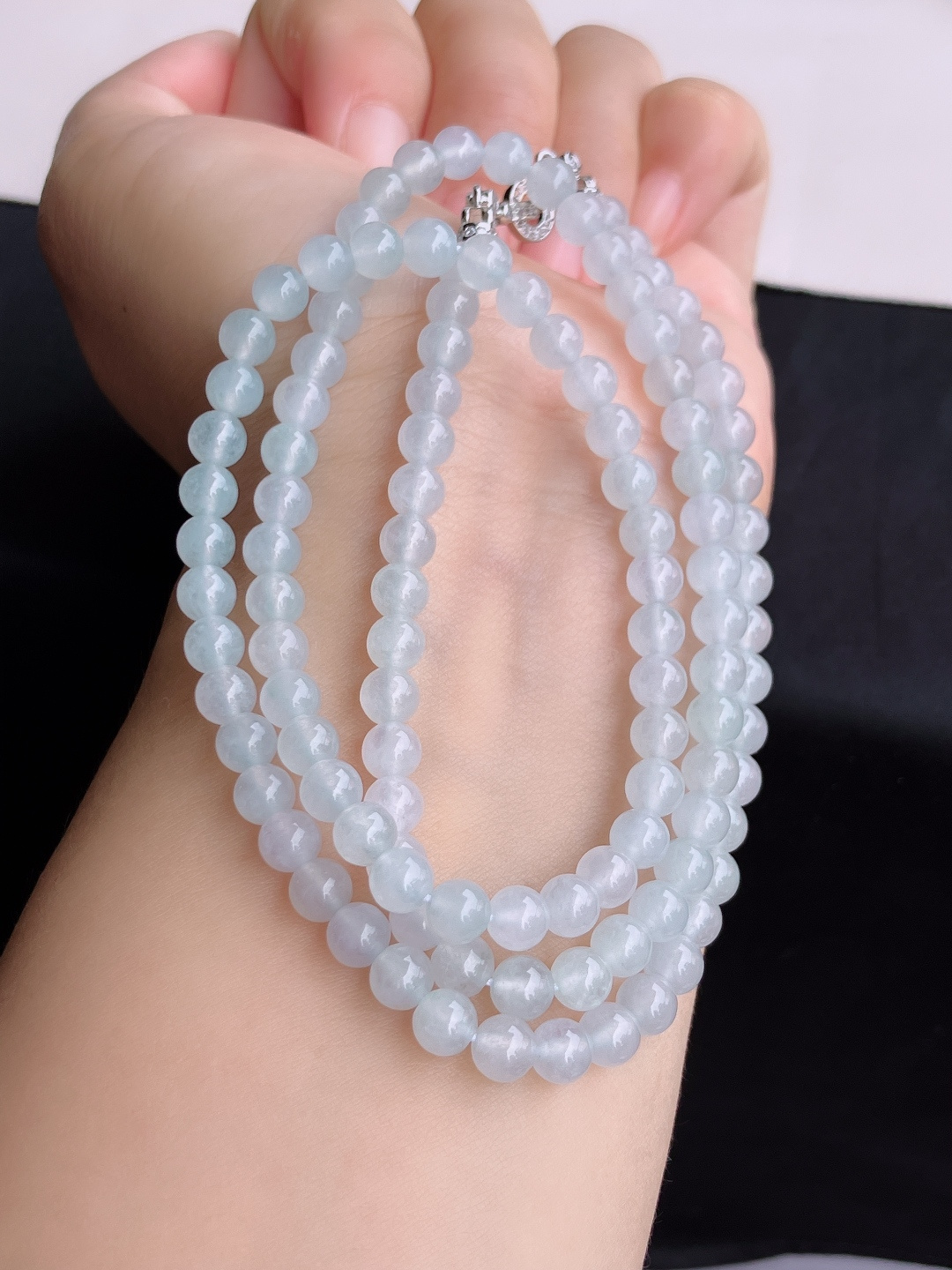 白冰珠链，晶莹剔透，尺寸6/108颗，自然光实拍