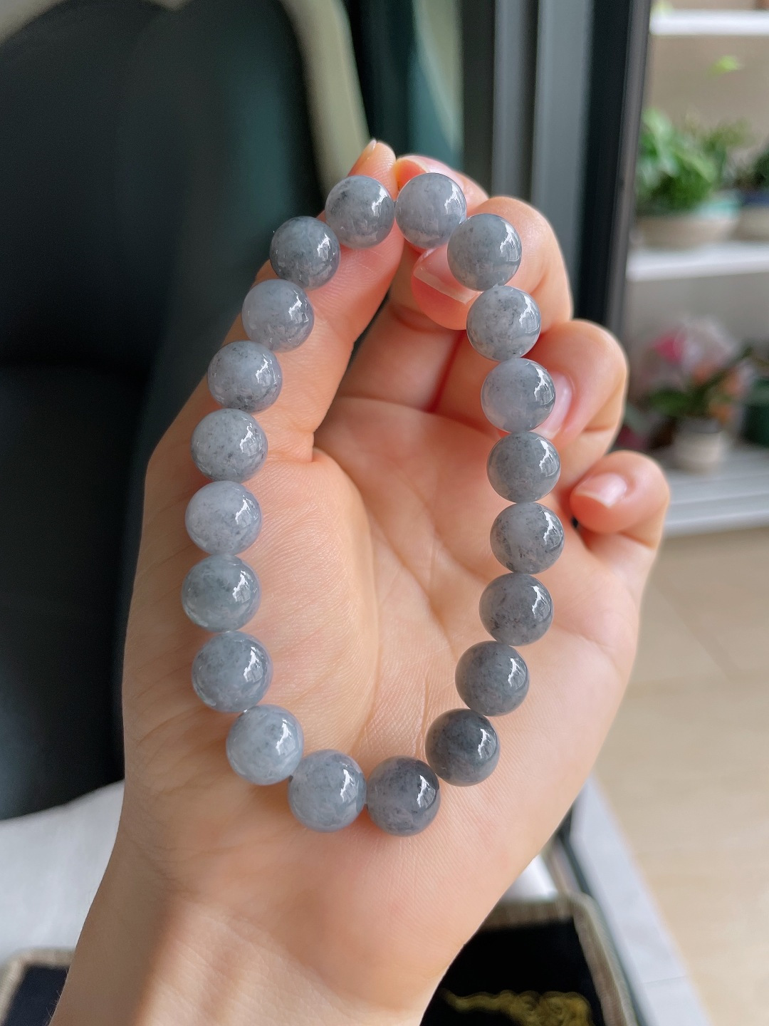 缅甸天然翡翠A货，冰乌鸡手串，尺寸：9.6mm。【编4326】