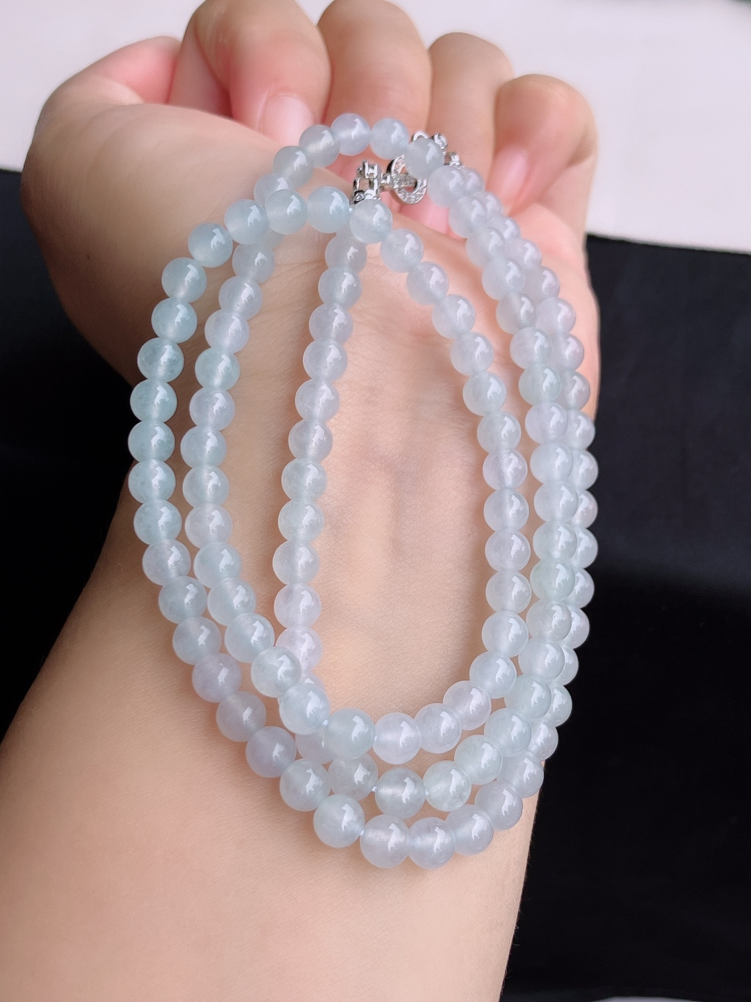 白冰珠链，晶莹剔透，尺寸6/108颗，自然光实拍