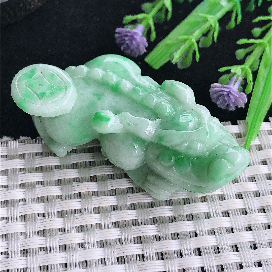 自然光55.5/27/18老坑精美温润飘绿貔貅吊坠翡翠挂件百搭