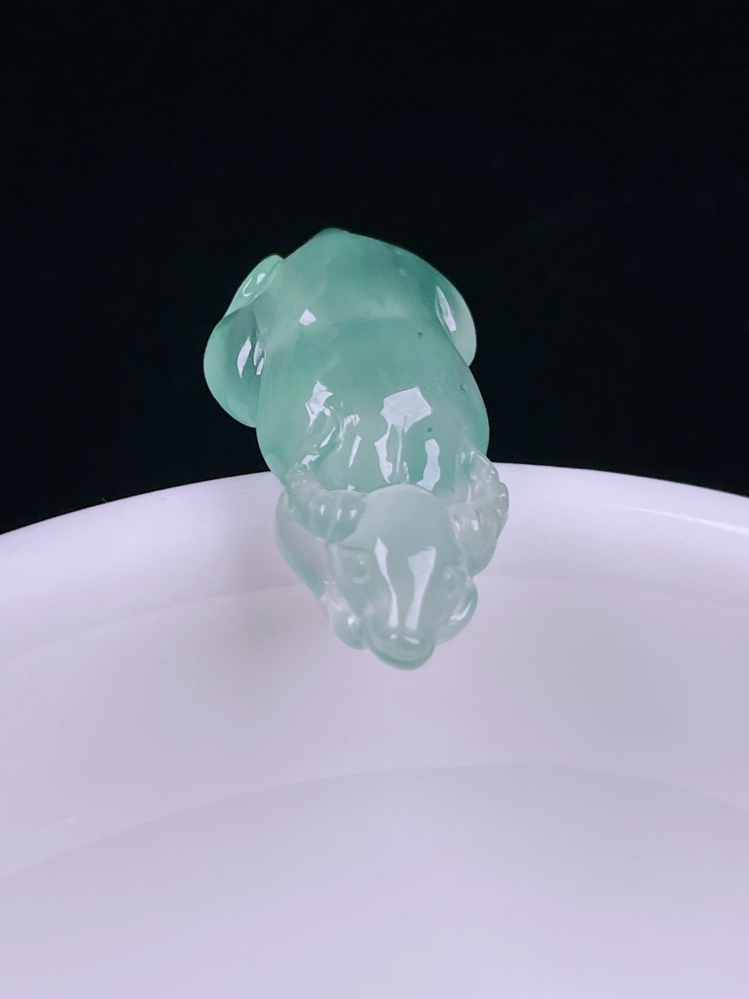 ️高冰生肖牛，老种起光，细底通透，尺寸：20.8/11.5/5.7mm0627