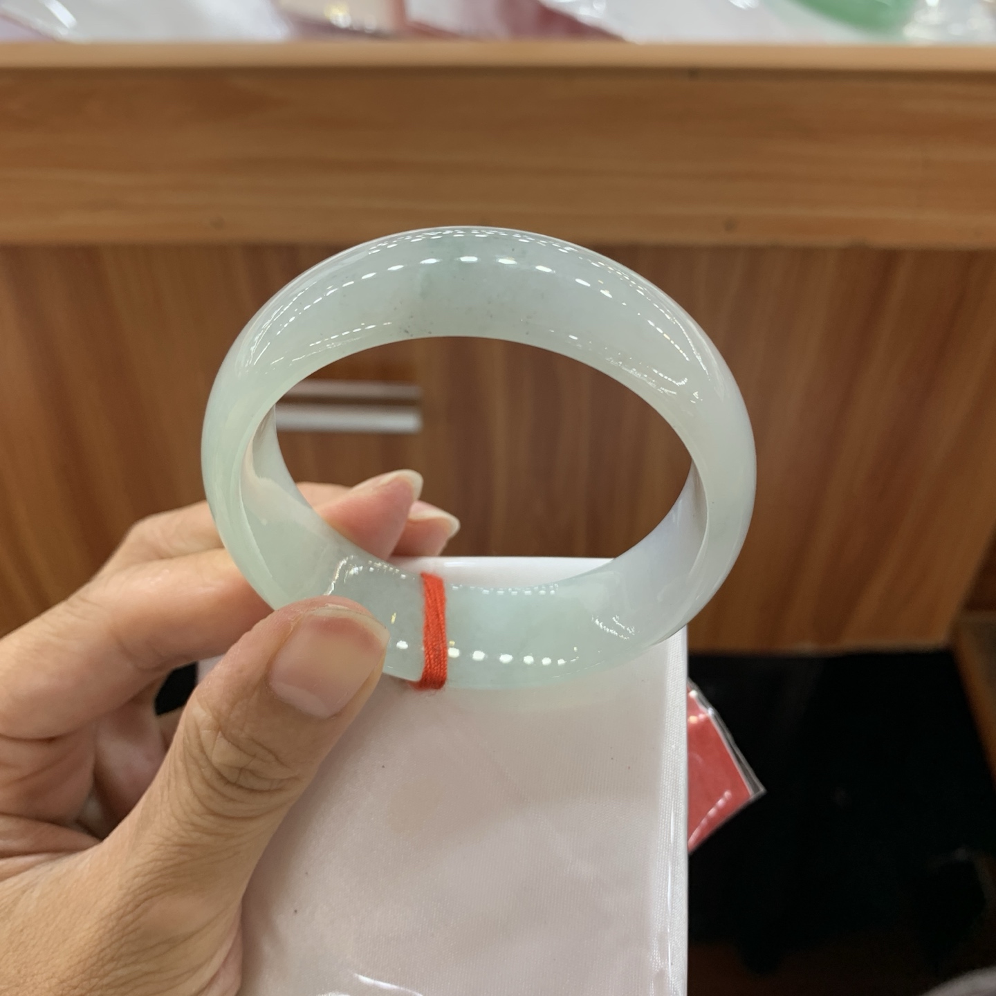 062608MMJ 底色宽版正圈翡翠手镯 52.4-17.4-6.9