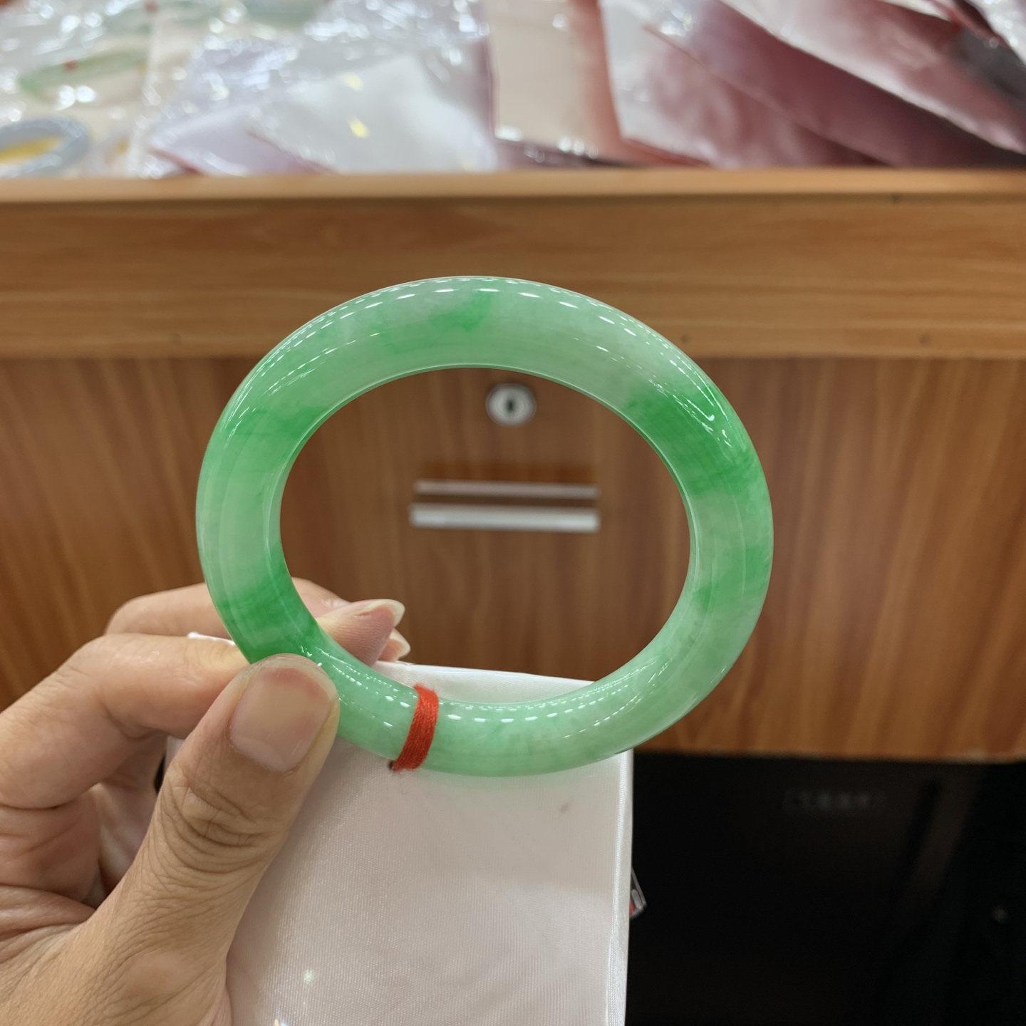 满绿飘绿正圈翡翠手镯 56.2-10.5