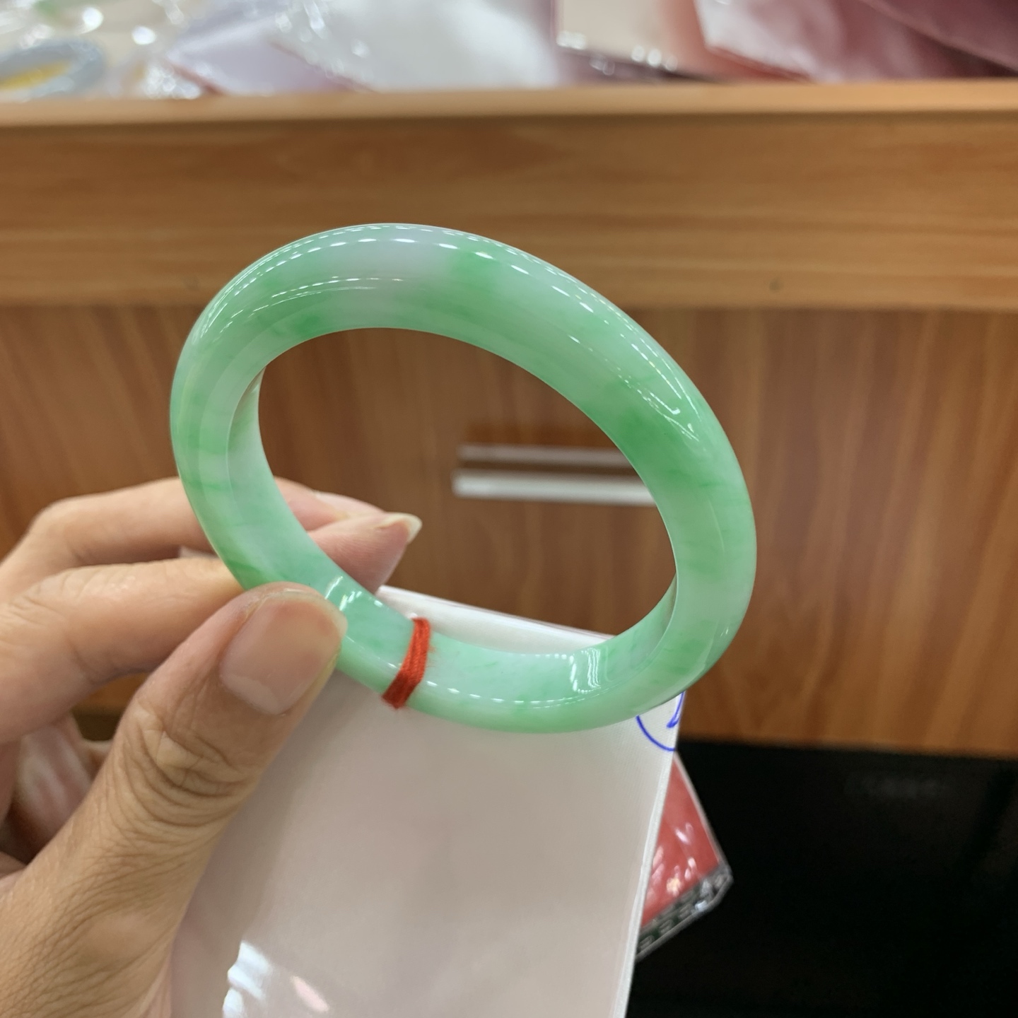 满绿底飘绿翡翠手镯 55.3-47.5-10-8.5