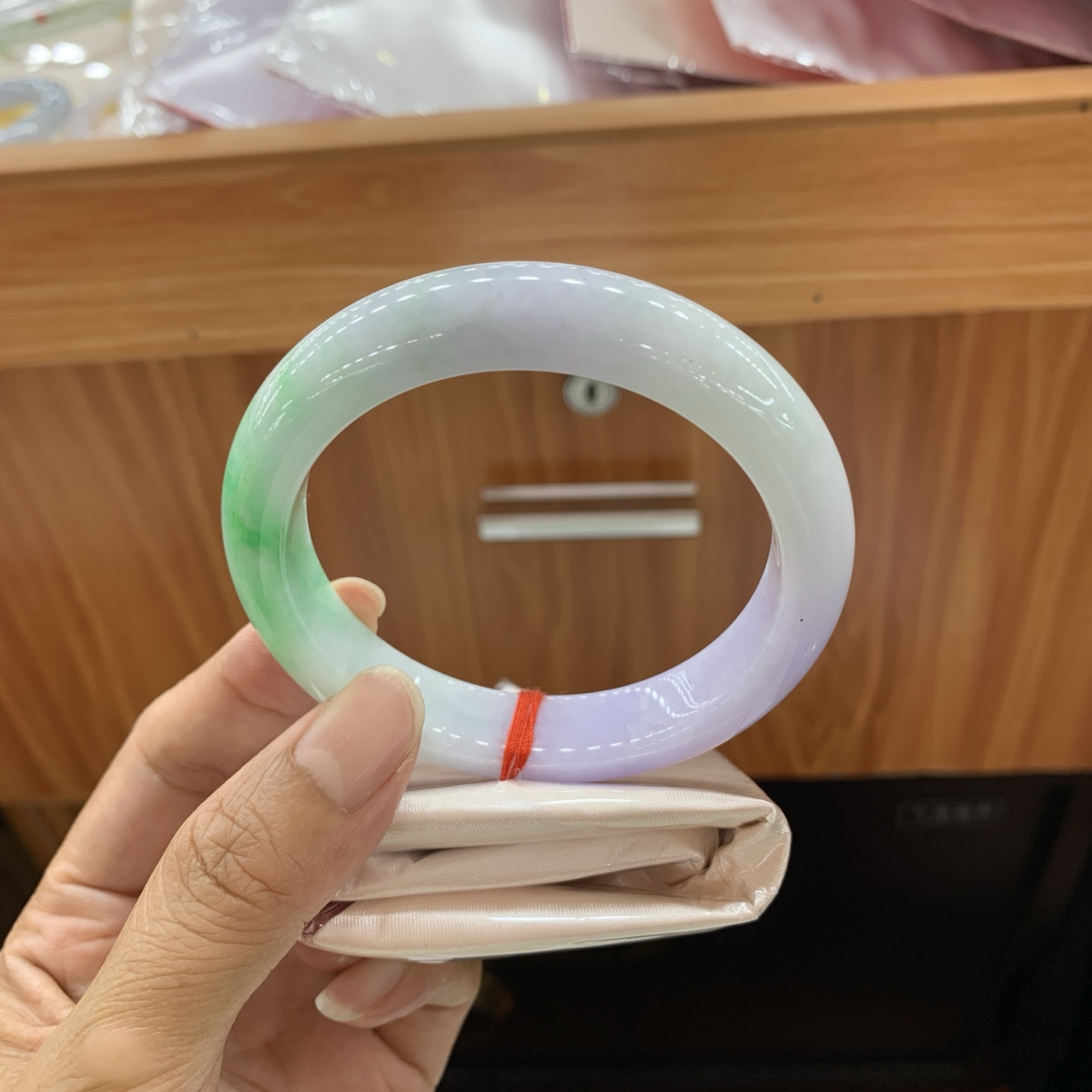 062616LJ 春彩飘绿正圈翡翠手镯 57.6-13.1-9.2