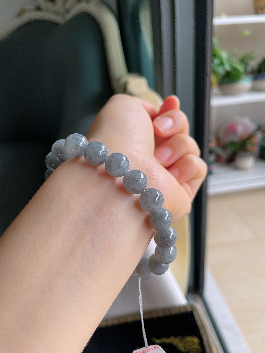 缅甸天然翡翠A货，冰乌鸡手串，尺寸：9.6mm。【编4326】