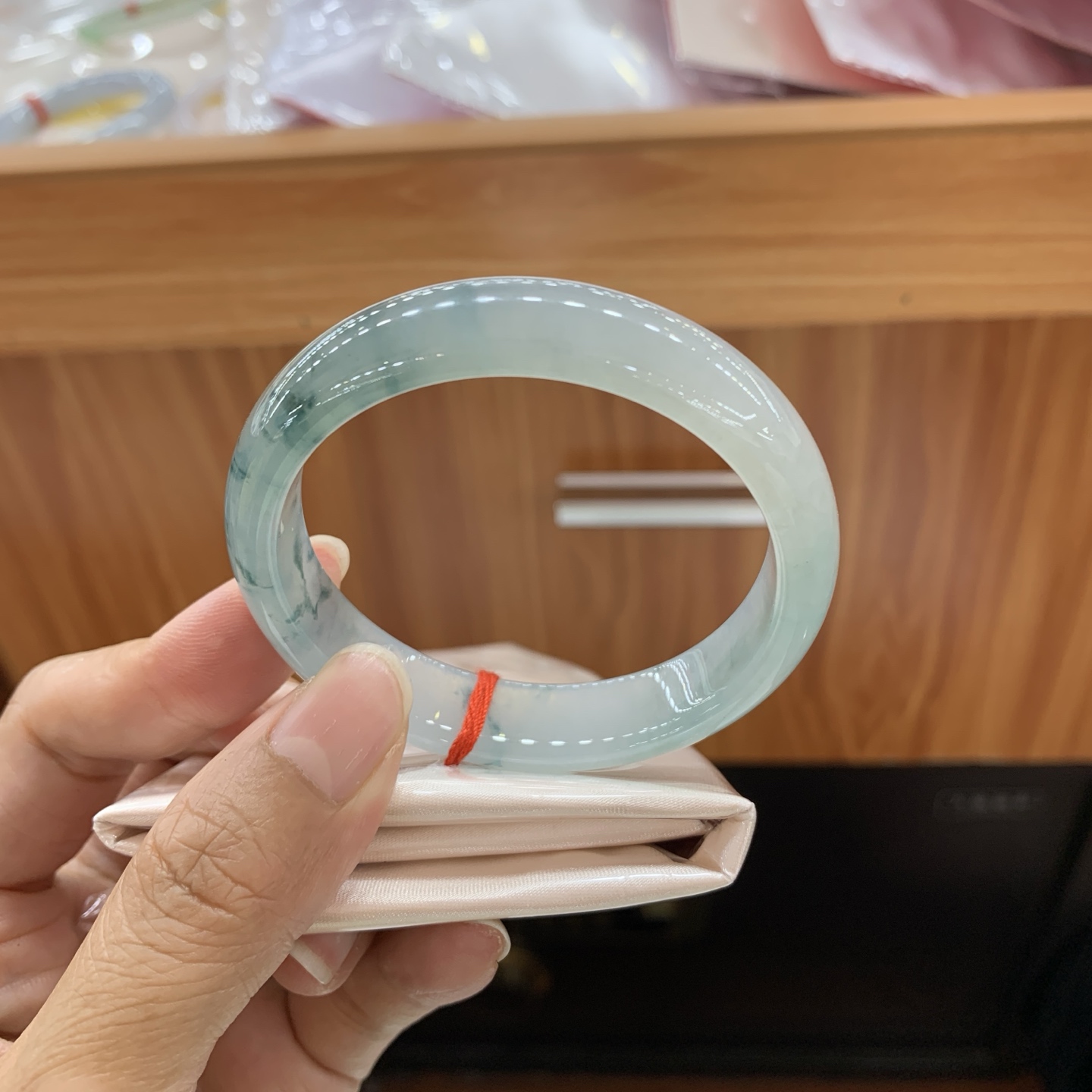 062618MMJ 冰飘花正圈翡翠手镯 53.3-12.3-7