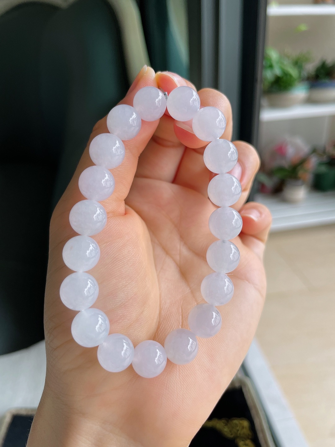 天然翡翠A货，白冰手串，尺寸：10mm。【编4324】